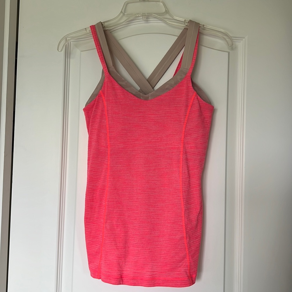 LuluLemon top